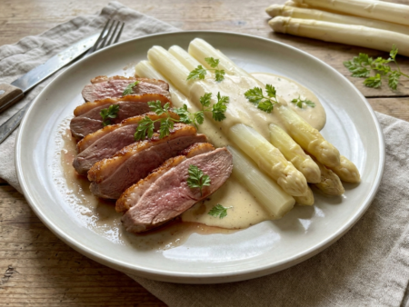 Eendenborst met Asperges en Romige Saus