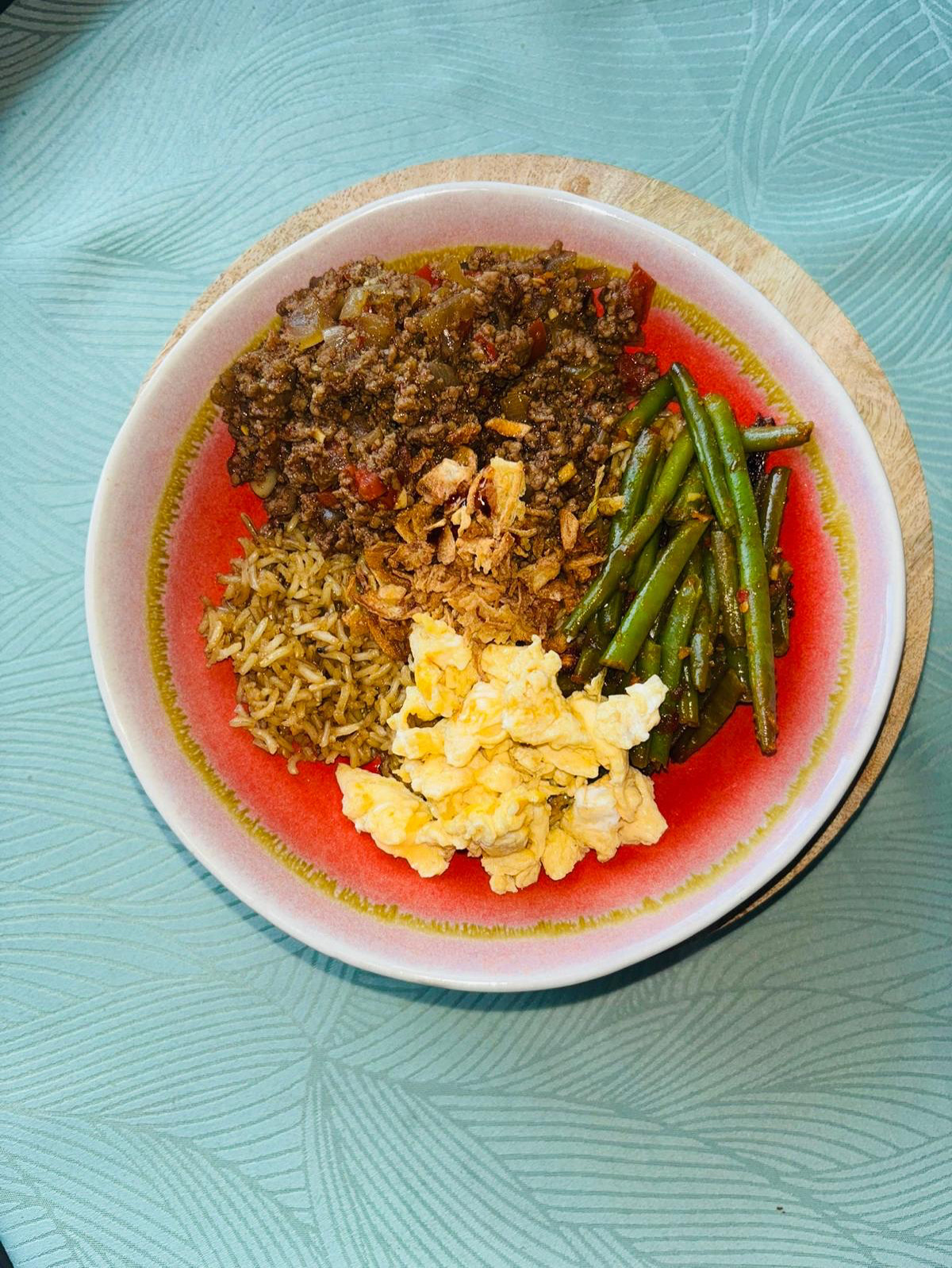 Oosterse Gehaktbowl met Pittige Rijst en Haricots Verts