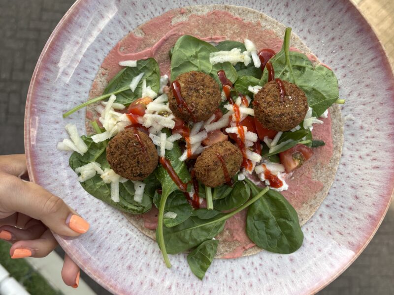 Falafel Wrap met Biet en Appel🍎🧆🍅