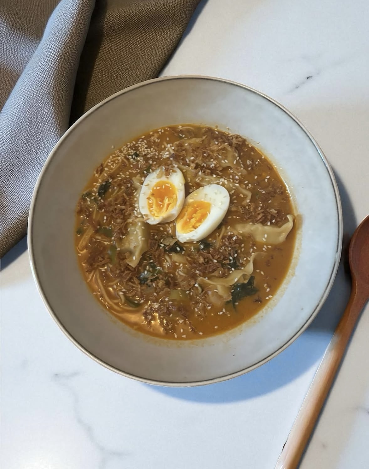 Ramen met pit en gyoza