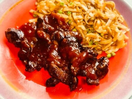 Babi Pangang met Bami