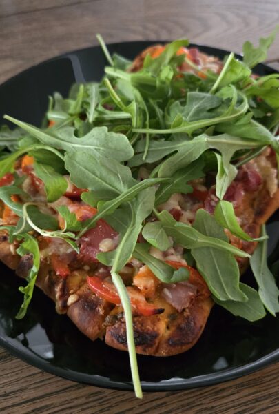 Pizza Crudo met Perzisch flatbread