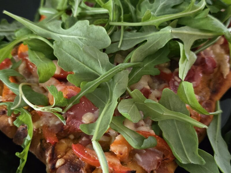 Pizza Crudo met Perzisch flatbread