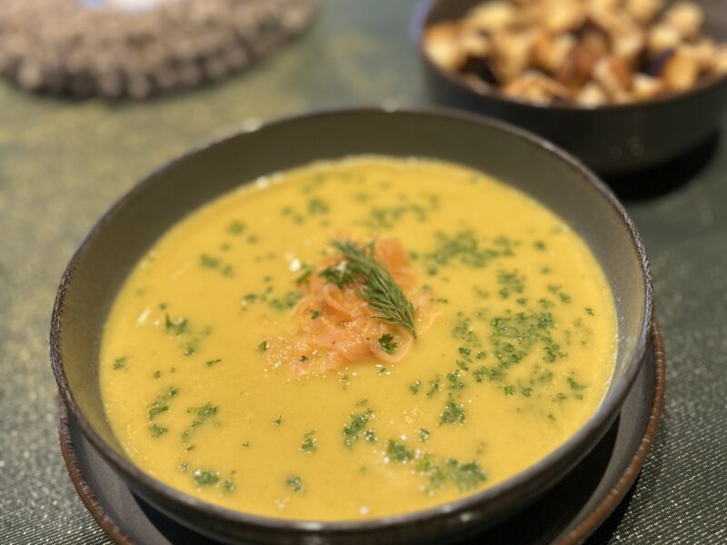Fluweelzachte witloofsoep met curry en sherry