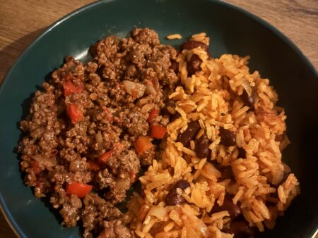 Antilliaans gehakt met Antilliaanse rijst