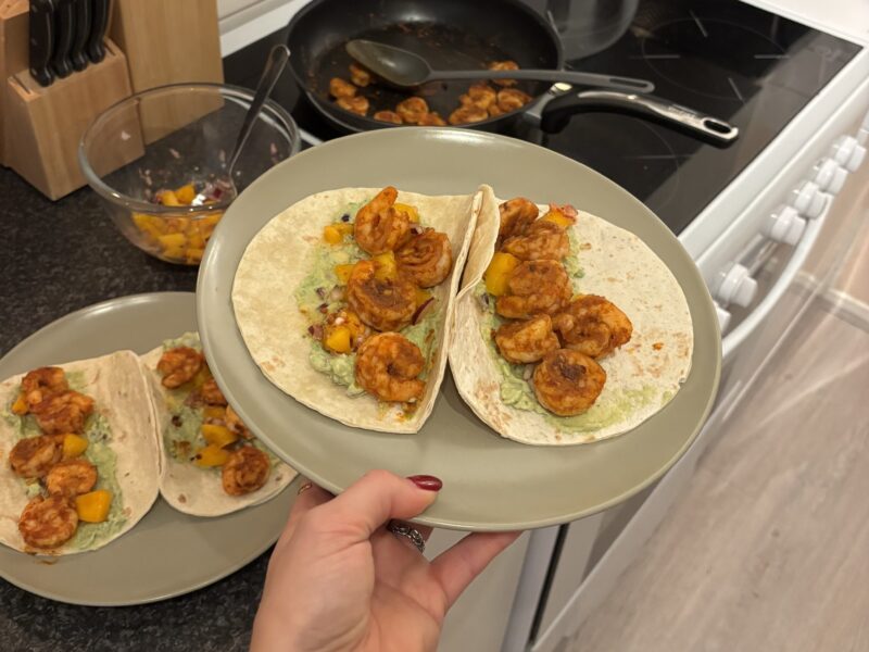 Pittige garnalen taco’s met guacamole en mango salsa