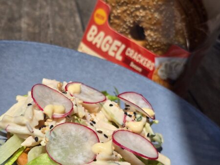 Bagel Cracker met Chicken Wasabi