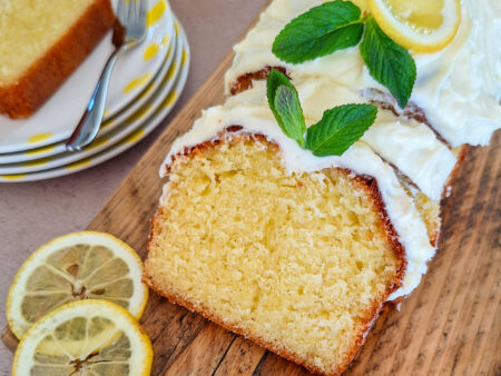 Citroencake met romig roomkaasglazuur