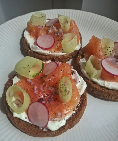 Beschuiten met Roomkaas en Zalm