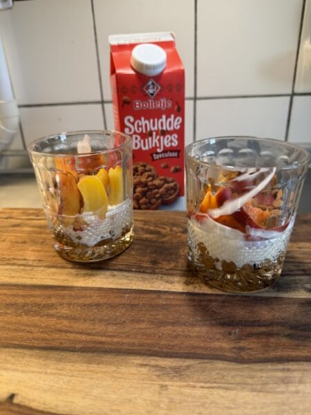 Gezonde Trifle met Perzik en Schuddebuikjes