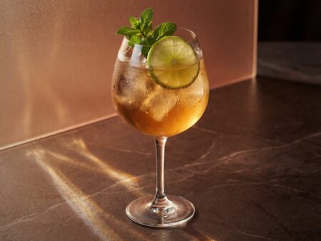 Amaretto Spritz cocktail