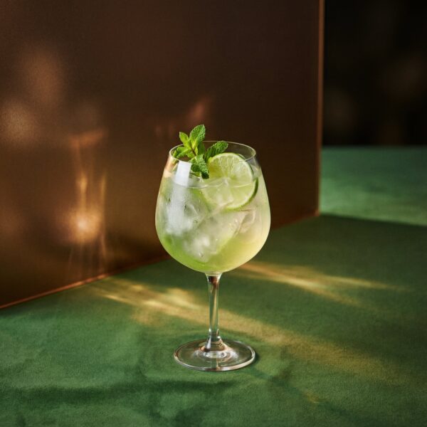 Kiwi Spritz cocktail