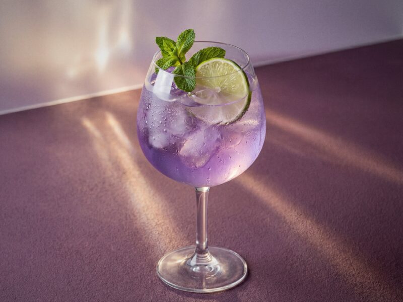 Parfait d’Amour Spritz cocktail