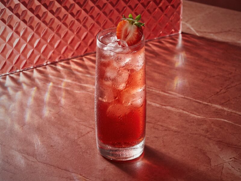 Strawberry Gin Smash cocktail