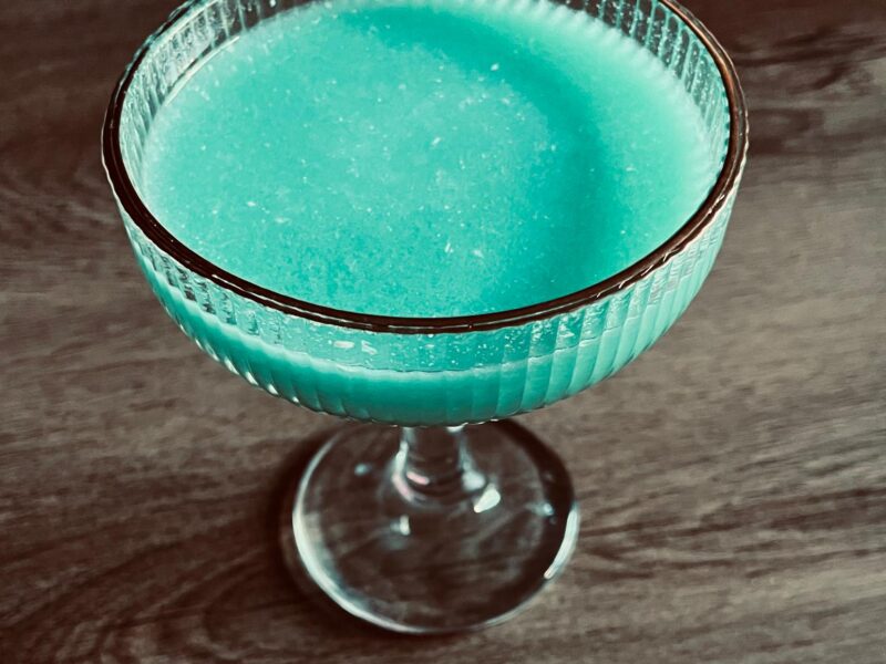 Tropische blauwe cocktail
