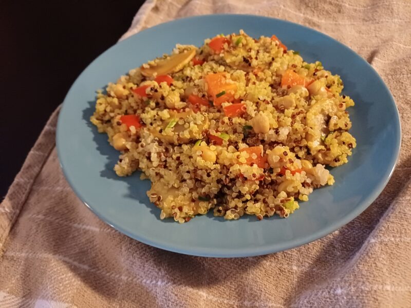 Quinoa met kikkererwten en paprika