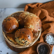 Suiker- en chocoladebroodjes
