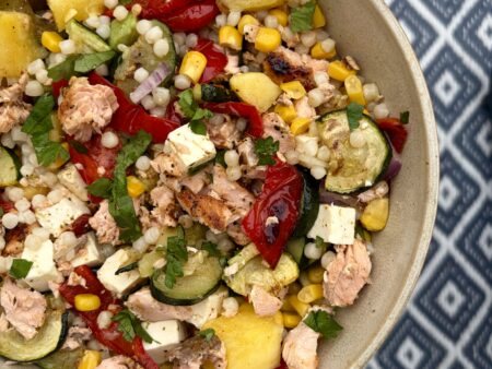 Parelcoouscous met Zalm, Gegrilde Groenten en Mango