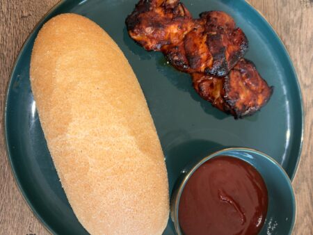 barbecuekip op een broodje