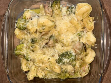 Tortelini met pestoroomsaus