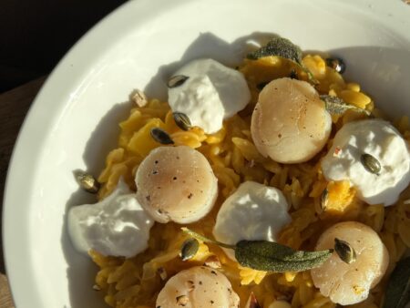 Pompoen-Orzo met Coquille & Stracciatella